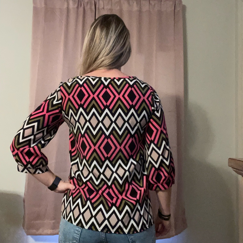 Geometric Patterned Women's Top - Picture 2 of 3